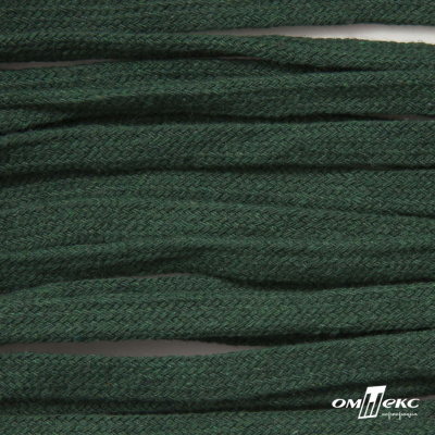 Шнур плетеный d-8 мм плоский, 70% хлопок 30% полиэстер, уп.85+/-1 м, цв.1016-т.зеленый - купить в Калининграде. Цена: 742.50 руб.